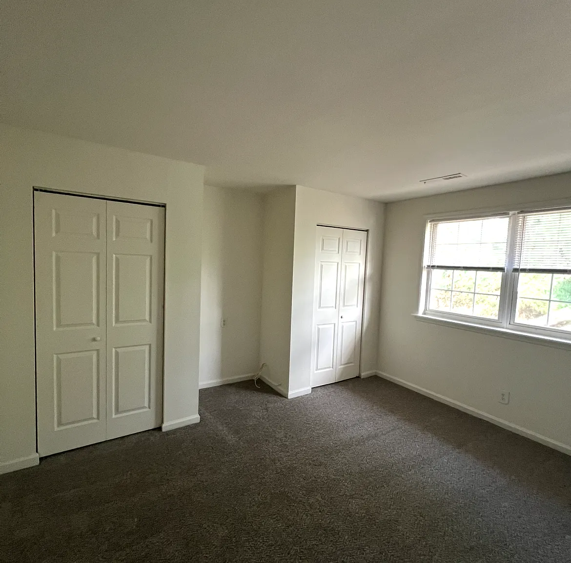 1 bed, 975 sqft, $1,575 — Photo 3