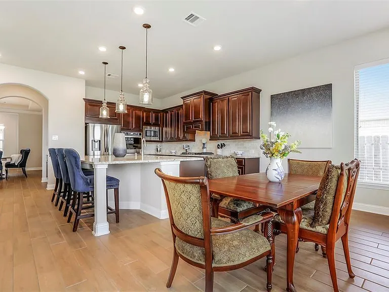 1815 Carriage Oaks Ln — Photo 13