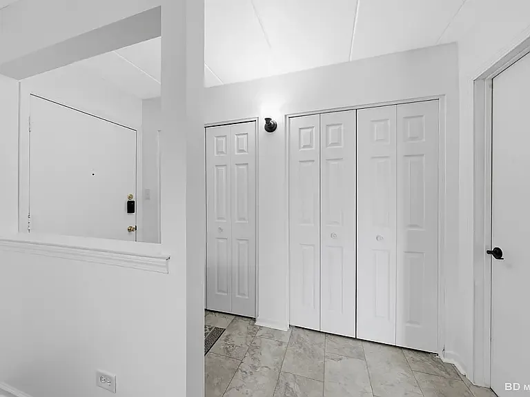 2 bed, 1500 sqft, $2,300 — Photo 4