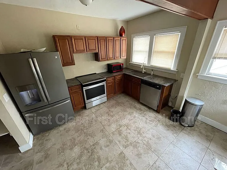 3029 1/2 NW 12th St — Photo 12