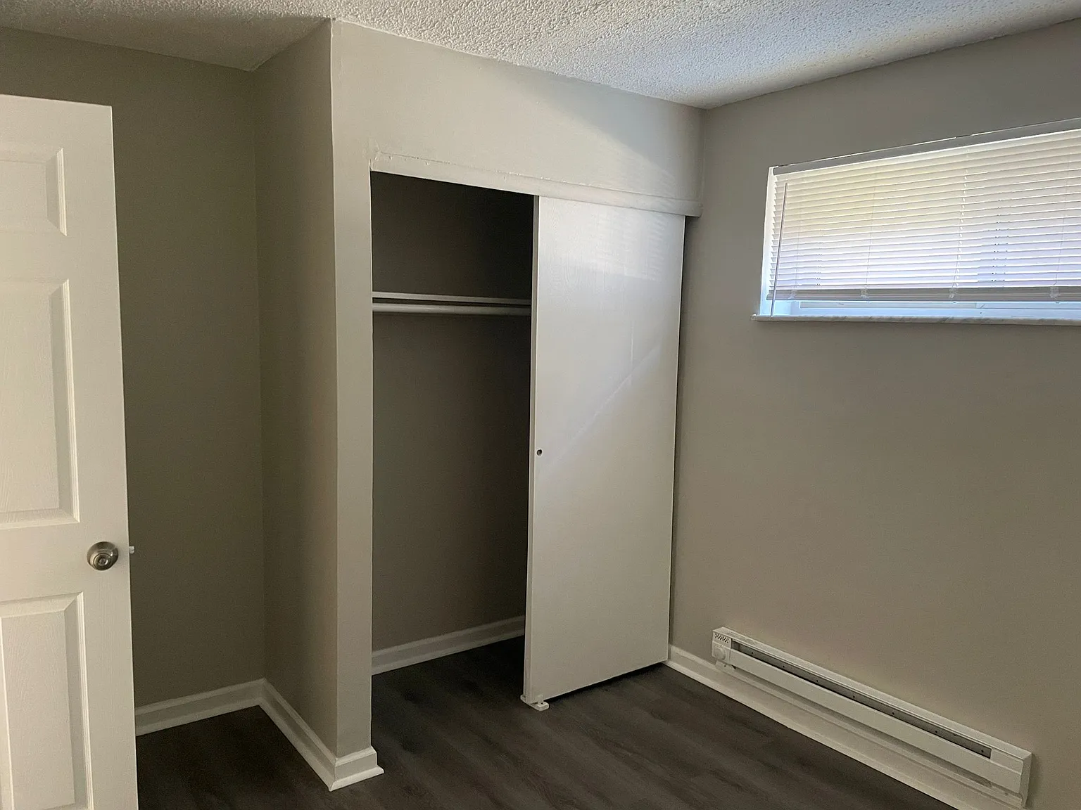 2 bed, 1000 sqft, $875 — Photo 4
