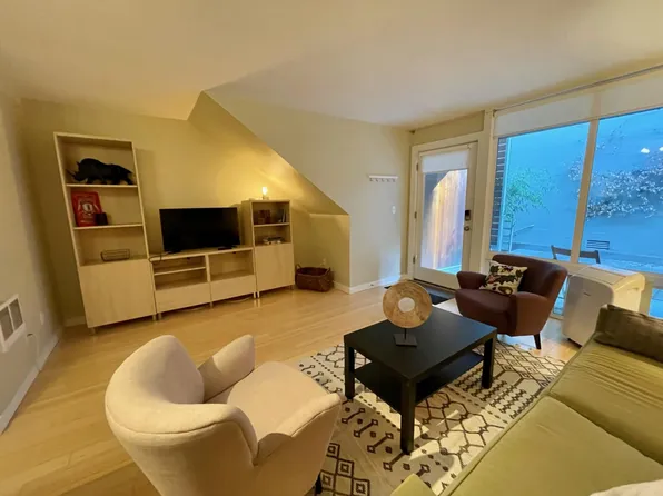 722 NW 24th Ave APT 105, Portland, OR 97210