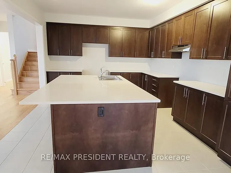 93 Mackay Dr — Photo 6