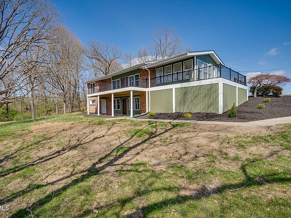 4th image of 1405 Dover Rd