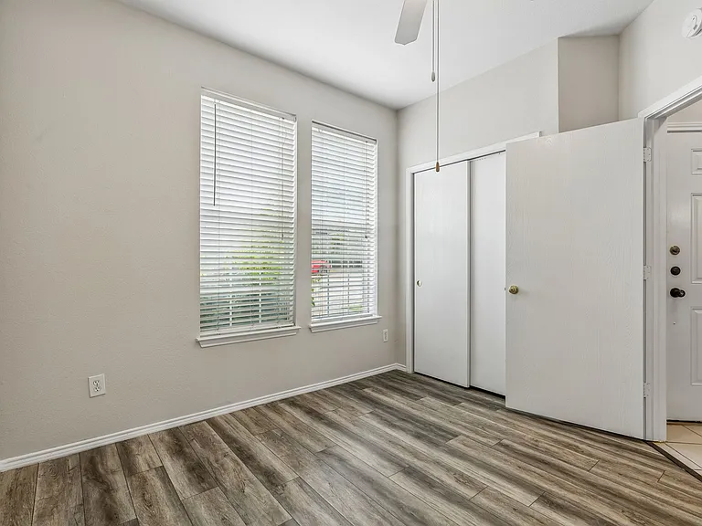3938 Pickett Pl — Photo 10