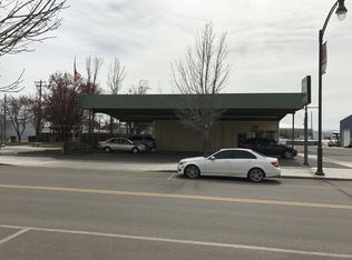 144 W 2nd St, Grandview, WA 98930