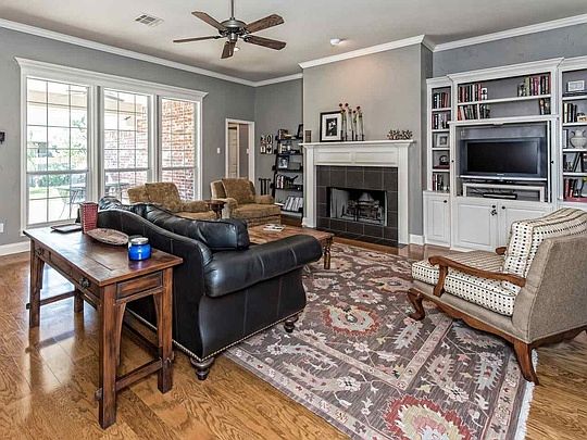 2nd image of 381 Stone Creek Cir