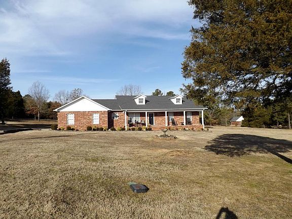 3rd image of 611 Home Place Ln