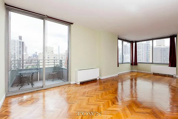 Rented by Town Residential | media 16