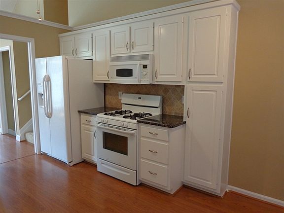 3rd image of 8406 Herrick Ln