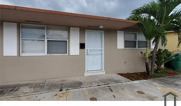 3 bed, 1304 sqft, $3,500 — Photo 2