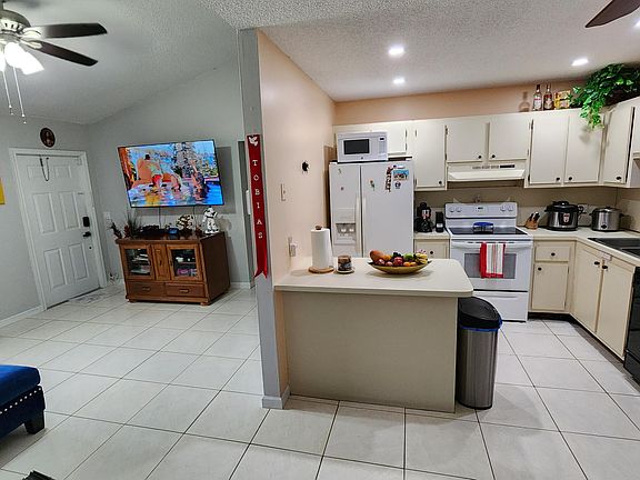3rd image of 2273 Ida Way #31a