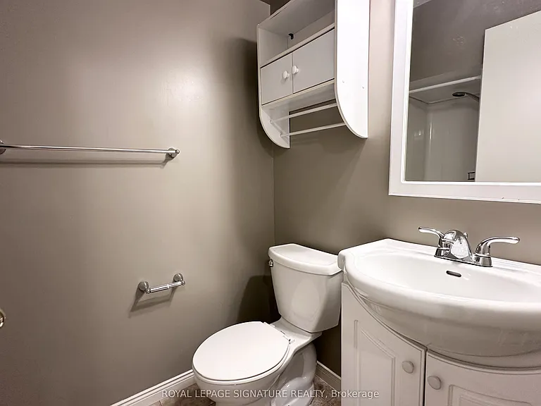 602 Gibney Cres — Photo 17