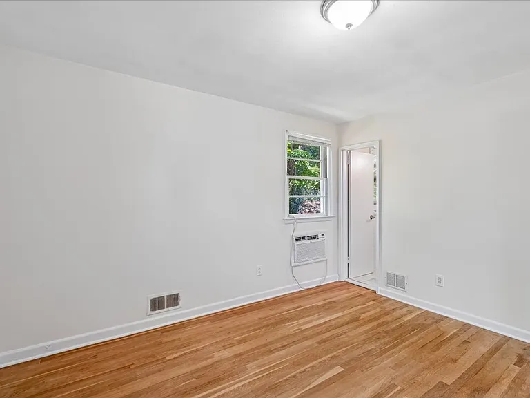 13012 Georgia Ave — Photo 10