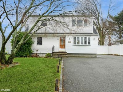 410 17th Street, West Babylon, NY, 11704