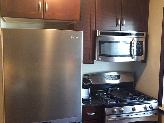 3rd image of 3403 Hunter Ave