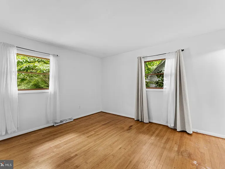 203 Maple St — Photo 15