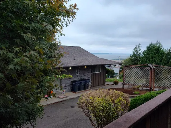 400 Beacon Hill Dr #12, Hoquiam, WA 98550