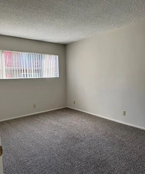 The Enrique Apartments — Photo 37