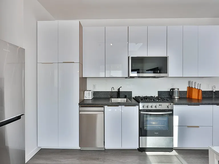 3407 N Mountain View Dr — Photo 16