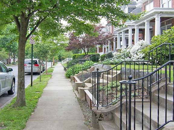 3rd image of 521 Elm St