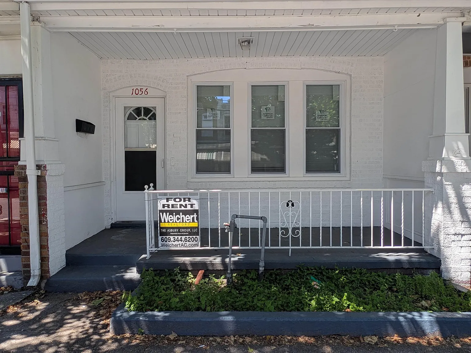 3 bed, 1.0 bath, $2,150 — Photo 2