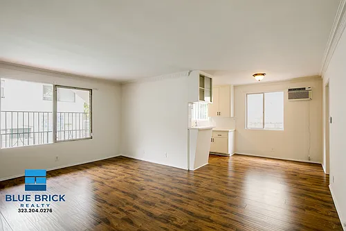 426 S Rexford Dr Photo 1
