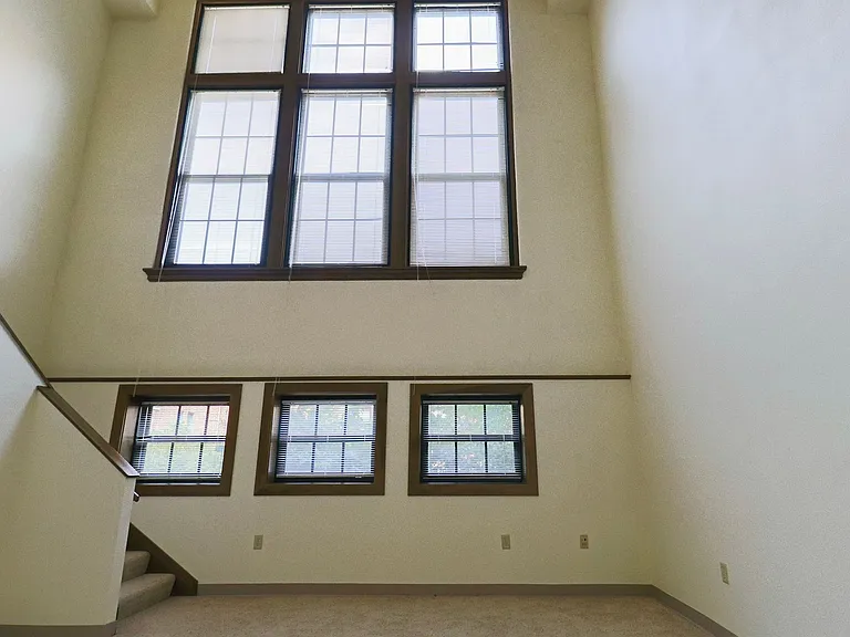 East High Apartments — Photo 100