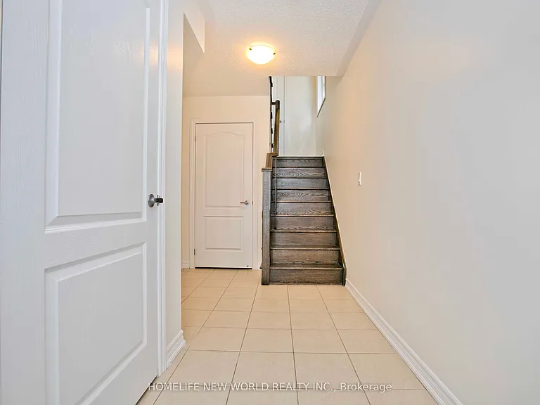 15 Wimshaw Ln — Photo 5