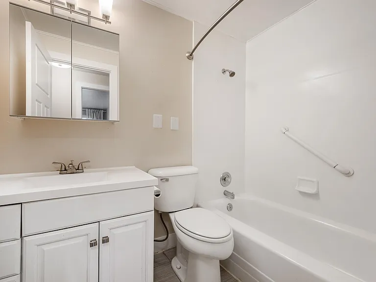 1844 E Southmoor Dr — Photo 6