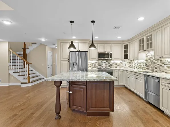 208 Shearwater Ct West image 10 of 44