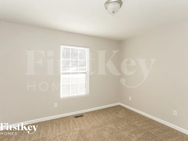 1018 Austin Ave — Photo 12