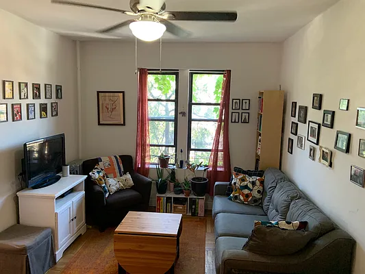 Rented by Grand Group Realty | media 8