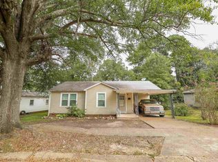 704 W 5th Dr, El Dorado, AR 71730