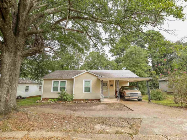 704 W 5th Dr, El Dorado, AR 71730