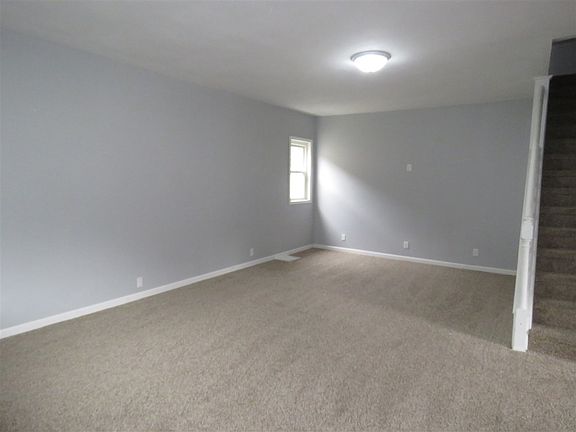 5th image of 604 Garden St