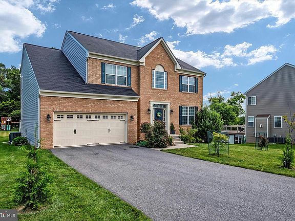 3rd image of 15 Pleasant Hill Ln