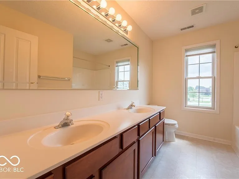 15151 New Haven Dr — Photo 32