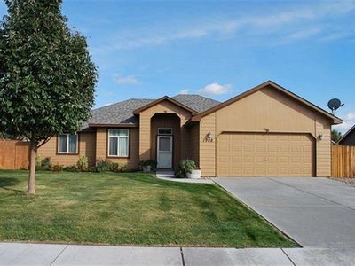1708 Elmwood Ave, West Richland, WA, 99353