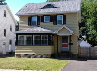 68 Parkside Cres, Rochester, NY 14617