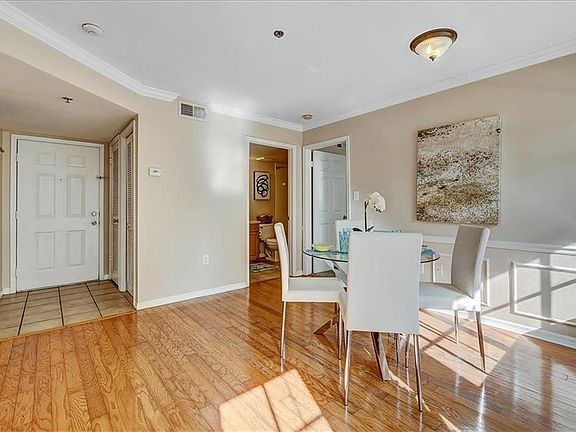 3rd image of 1000 W Horatio St APT 112