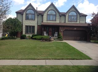 53 Camelot Dr, West Seneca, NY 14224