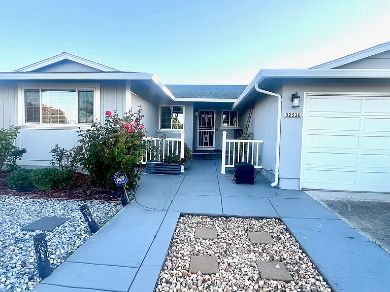 32530 Shiela Way — Photo 1