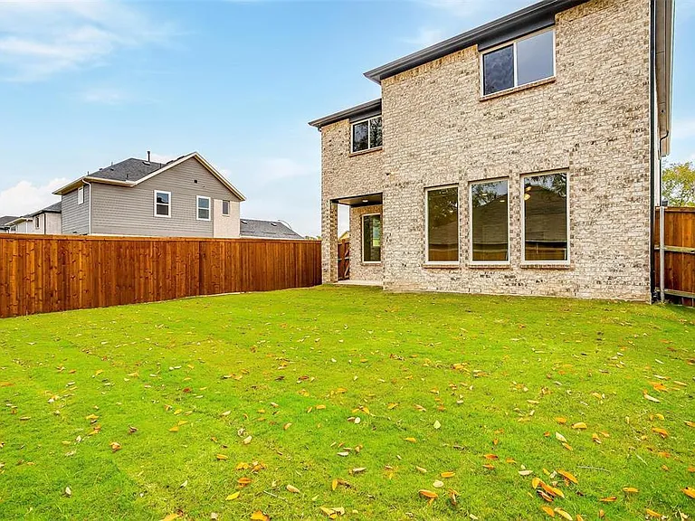 4525 Hogans Alley Dr — Photo 26