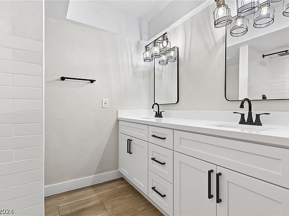 4th image of 2781 Heritage Cir