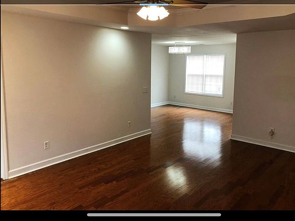 4th image of 322 Eagle Ridge Dr