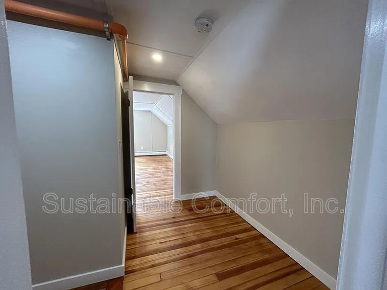 30 Roxbury St #3 — Photo 9