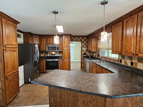 3rd image of 1213 Skipperville Rd