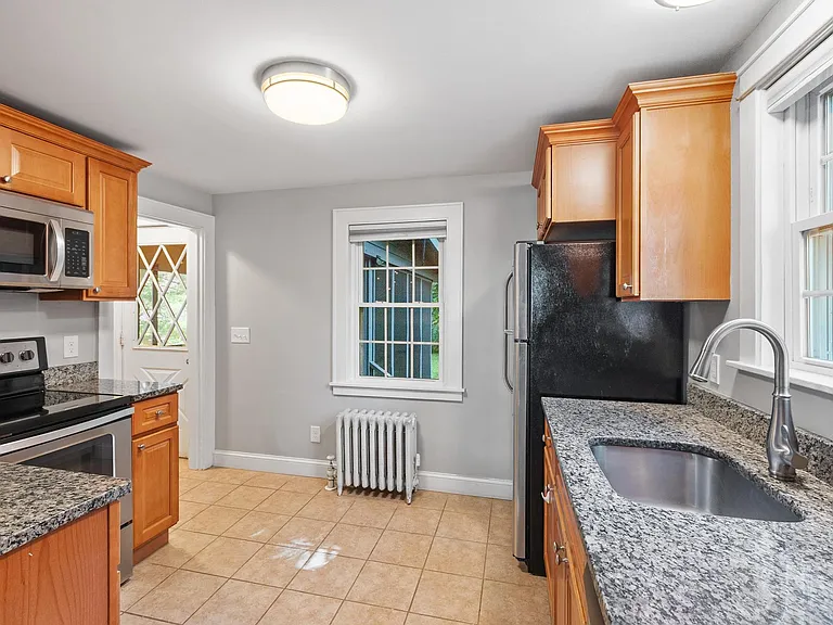 303 Central St — Photo 10