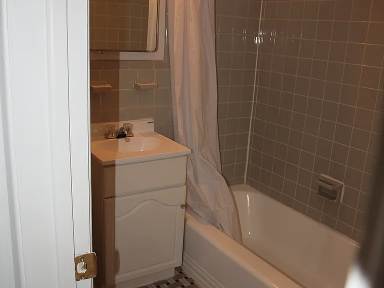 358 McArthur Ave — Photo 22